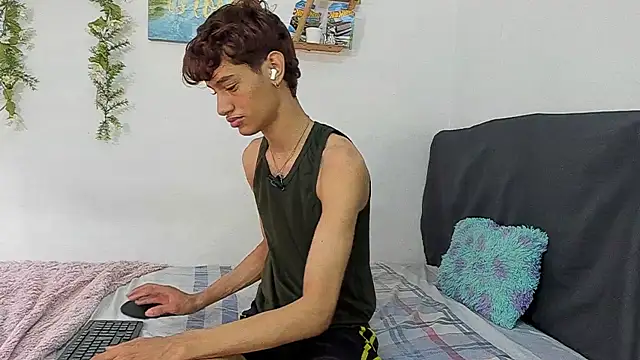 Peterfrost19 online show from October 16, 2025, 3:20 pm