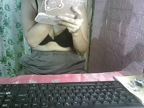 Snapshot of WetWildPussy chatting on October 9, 2025, 2:34 am WetWildPussy online show from October 9, 2025, 2:34 am
