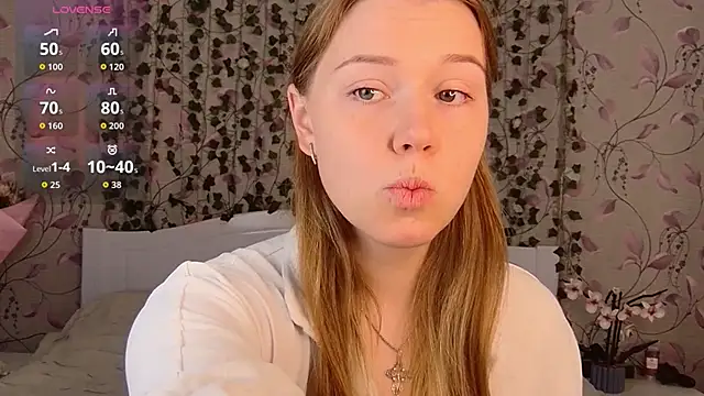 Snapshot of _influensii_ chatting on September 23, 2025, 4:52 am influensii online show from September 23, 2025, 4:52 am