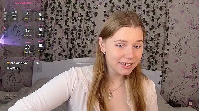 Snapshot of _influensii_ chatting on October 22, 2025, 5:07 am influensii online show from October 22, 2025, 5:07 am