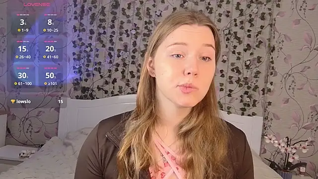 Snapshot of _influensii_ chatting on October 17, 2025, 5:11 am influensii online show from October 17, 2025, 5:11 am