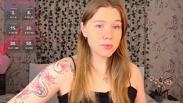 Snapshot of _influensii_ chatting on October 2, 2025, 4:38 am influensii online show from October 2, 2025, 4:38 am