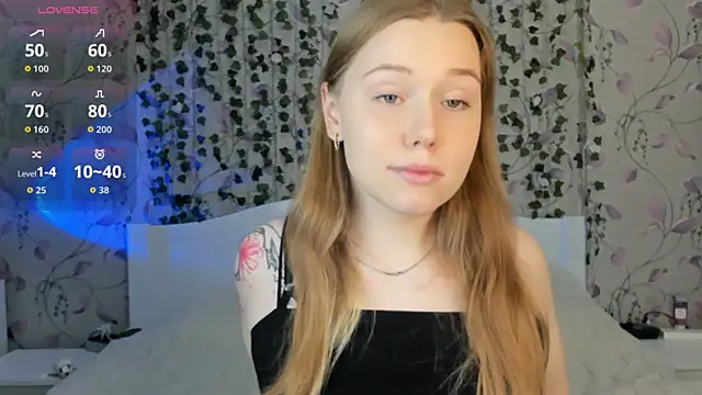 Snapshot of _influensii_ chatting on November 1, 2025, 7:24 am influensii online show from November 1, 2025, 7:24 am