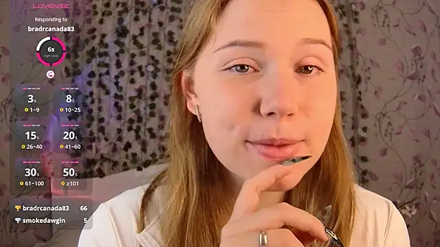 Snapshot of _influensii_ chatting on September 9, 2025, 4:55 am influensii online show from September 9, 2025, 4:55 am