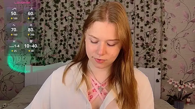 Snapshot of _influensii_ chatting on September 15, 2025, 5:08 am influensii online show from September 15, 2025, 5:08 am