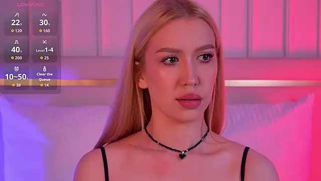 Snapshot of VelvetHell chatting on October 9, 2025, 3:40 am VelvetHell online show from October 9, 2025, 3:40 am