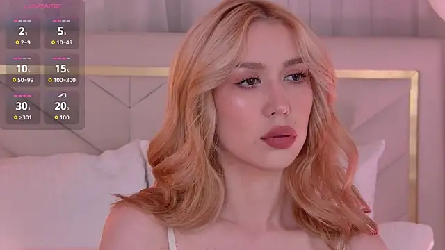 Snapshot of VelvetHell chatting on September 15, 2025, 3:40 am VelvetHell online show from September 15, 2025, 3:40 am