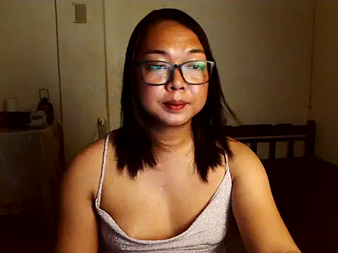 Snapshot of Trishme chatting on October 15, 2025, 3:53 pm Trishme online show from October 15, 2025, 3:53 pm