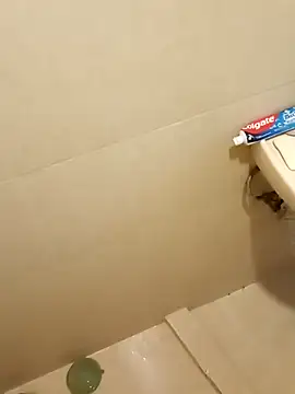 Snapshot of destroassbig2 chatting on February 18, 2026, 11:23 pm destroassbig2 online show from February 18, 2026, 11:23 pm