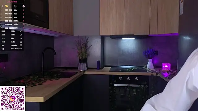 Snapshot of VanessaGrome chatting on October 10, 2025, 6:25 am VanessaGrome online show from October 10, 2025, 6:25 am