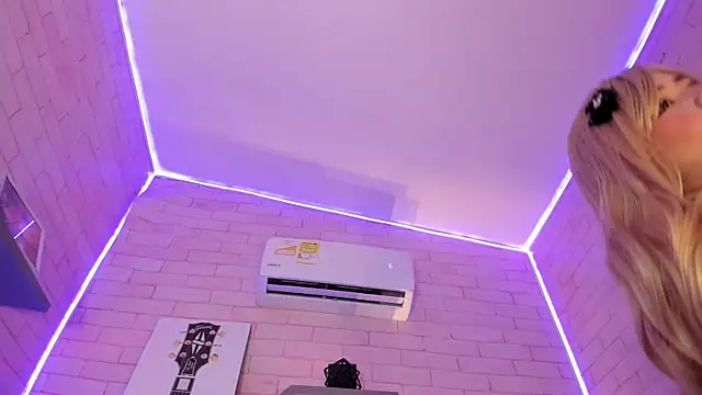 EllyMiller online show from February 11, 2026, 3:17 am