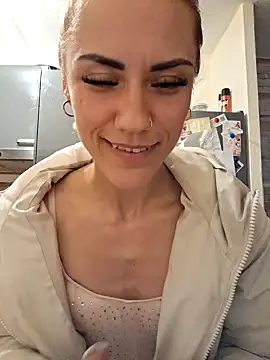 SlimBellaa online show from September 21, 2025, 11:10 pm