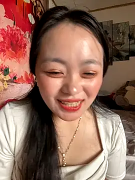 Julia-Elsa online show from October 3, 2025, 4:47 am