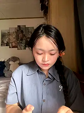 Julia-Elsa online show from September 27, 2025, 4:07 am