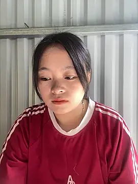 Julia-Elsa online show from October 19, 2025, 7:22 am