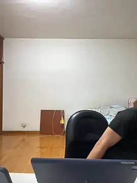 Snapshot of Foxfoxfox4 chatting on November 12, 2025, 2:43 pm Foxfoxfox4 online show from November 12, 2025, 2:43 pm