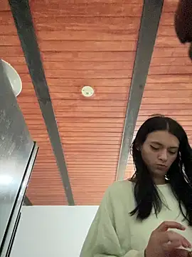 LiaCollings online show from March 22, 2026, 1:23 pm