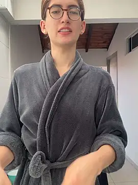 rousseblossom online show from April 26, 2026, 1:41 pm