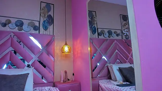 Snapshot of SweetMichel_ chatting on October 30, 2025, 12:14 pm SweetMichel online show from October 30, 2025, 12:14 pm