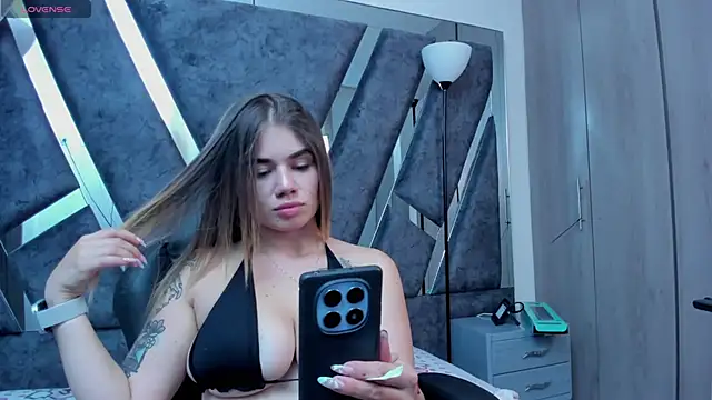 Snapshot of SweetMichel_ chatting on February 27, 2026, 1:22 pm SweetMichel online show from February 27, 2026, 1:22 pm