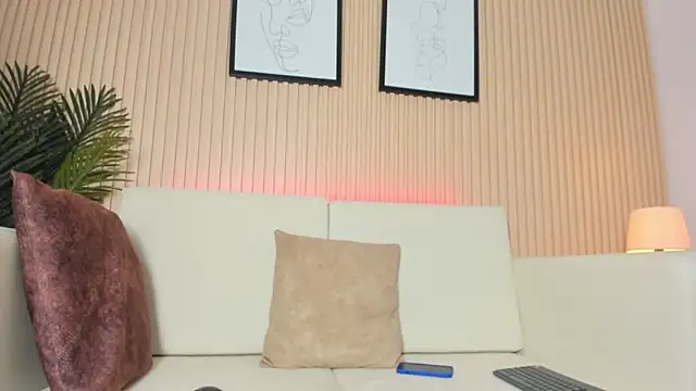 Snapshot of Brunette__boy chatting on September 18, 2025, 3:20 am Brunette  boy online show from September 18, 2025, 3:20 am