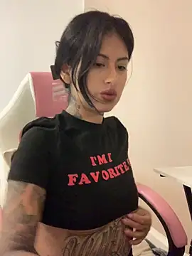 Snapshot of mrskarmaa chatting on October 10, 2025, 9:26 pm mrskarmaa online show from October 10, 2025, 9:26 pm