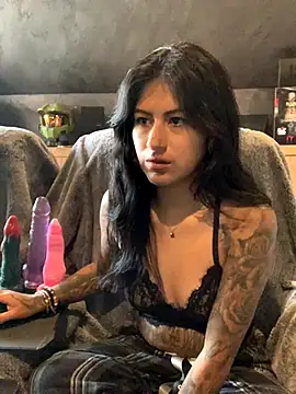 Snapshot of mrskarmaa chatting on October 31, 2025, 2:13 pm mrskarmaa online show from October 31, 2025, 2:13 pm