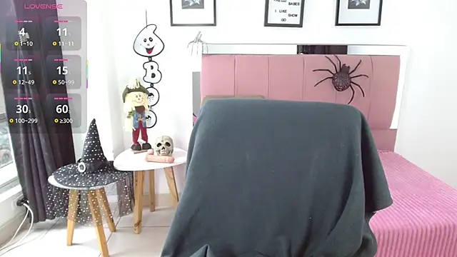 Lele F w online show from October 17, 2025, 8:32 pm