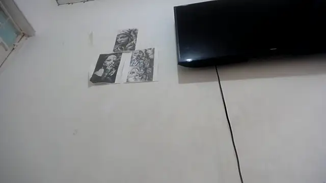 Snapshot of Foxy_Lovex chatting on October 6, 2025, 9:26 pm Foxy Lovex online show from October 6, 2025, 9:26 pm