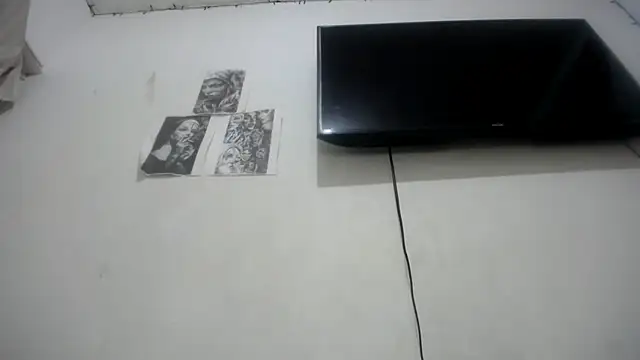 Snapshot of Foxy_Lovex chatting on September 24, 2025, 10:27 pm Foxy Lovex online show from September 24, 2025, 10:27 pm