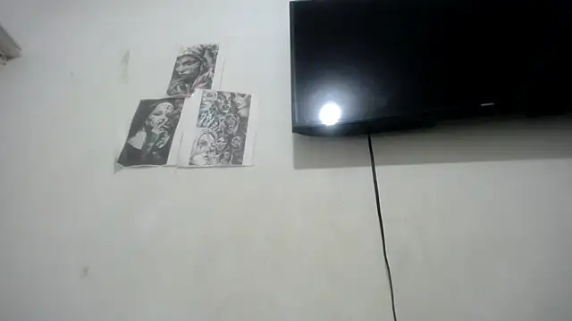 Snapshot of Foxy_Lovex chatting on October 23, 2025, 11:47 pm Foxy Lovex online show from October 23, 2025, 11:47 pm