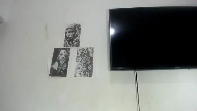 Snapshot of Foxy_Lovex chatting on September 19, 2025, 1:42 am Foxy Lovex online show from September 19, 2025, 1:42 am