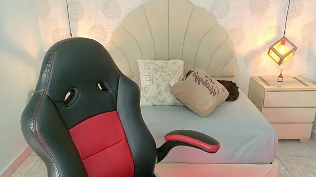 Snapshot of AIXATRISTA1 chatting on October 28, 2025, 7:57 pm AIXATRISTA1 online show from October 28, 2025, 7:57 pm