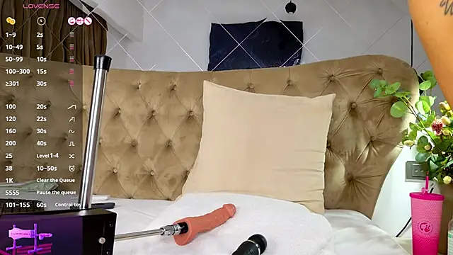 TiffanyWestX online show from October 7, 2025, 3:07 am