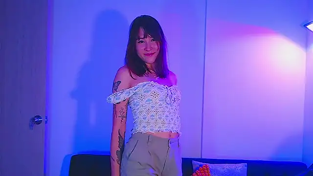 Yulienneg online show from February 21, 2026, 2:46 am