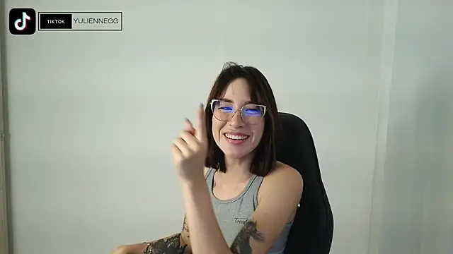 Snapshot of Yulienneg chatting on September 11, 2025, 4:01 am Yulienneg online show from September 11, 2025, 4:01 am