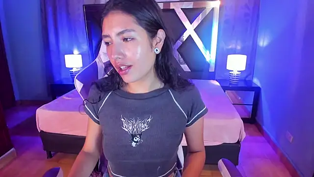 sweet-muse online show from October 21, 2025, 11:42 am