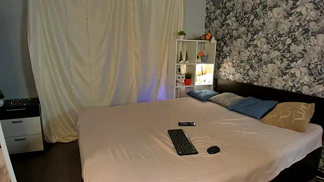 Laila Blarr online show from November 7, 2025, 10:31 am