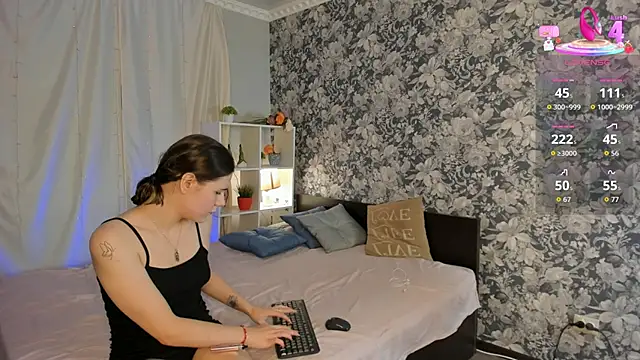 Snapshot of Laila_Blarr chatting on October 22, 2025, 11:09 am Laila Blarr online show from October 22, 2025, 11:09 am