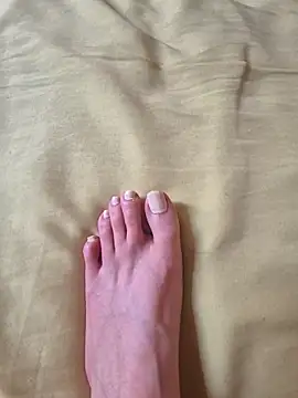 Linda Hot13 online show from October 31, 2025, 3:08 pm