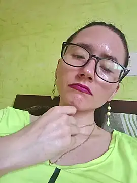 Linda Hot13 online show from October 16, 2025, 2:58 pm