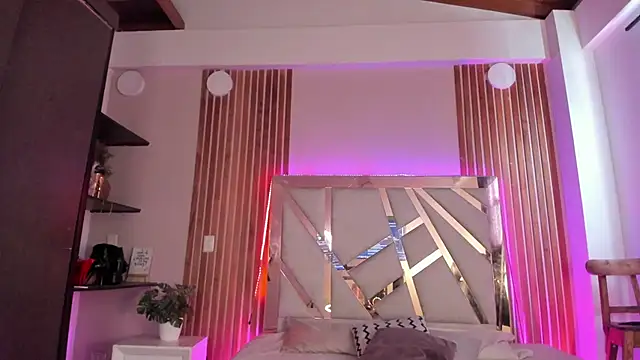 sweet tamara  online show from December 20, 2025, 7:17 pm