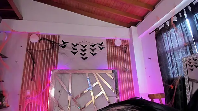 Snapshot of sweet_tamara_ chatting on October 22, 2025, 7:35 pm sweet tamara online show from October 22, 2025, 7:35 pm