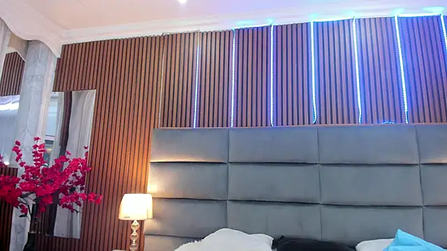 Sophie Calloway online show from September 30, 2025, 12:55 pm