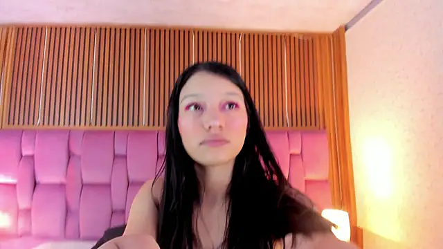 Sophie Calloway online show from October 14, 2025, 2:17 pm