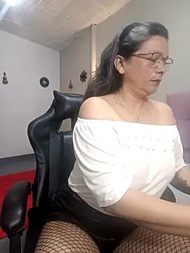 Snapshot of SolVegaNaciente chatting on October 25, 2025, 3:17 am SolVegaNaciente online show from October 25, 2025, 3:17 am