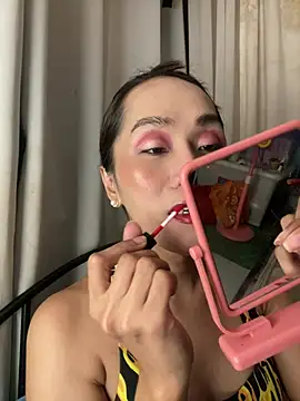 RomanticPearlTS online show from April 17, 2026, 1:36 pm