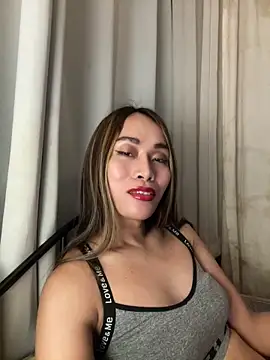 RomanticPearlTS online show from March 23, 2026, 2:33 am