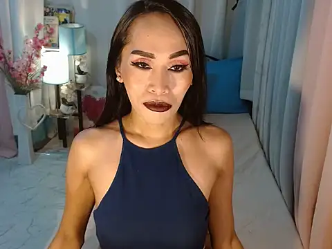 Snapshot of RomanticPearlTS chatting on October 15, 2025, 12:46 pm RomanticPearlTS online show from October 15, 2025, 12:46 pm