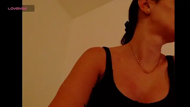 Snapshot of BritneyDivine chatting on October 22, 2025, 7:19 am BritneyDivine online show from October 22, 2025, 7:19 am